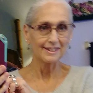 Meet your Posher, Carolyn